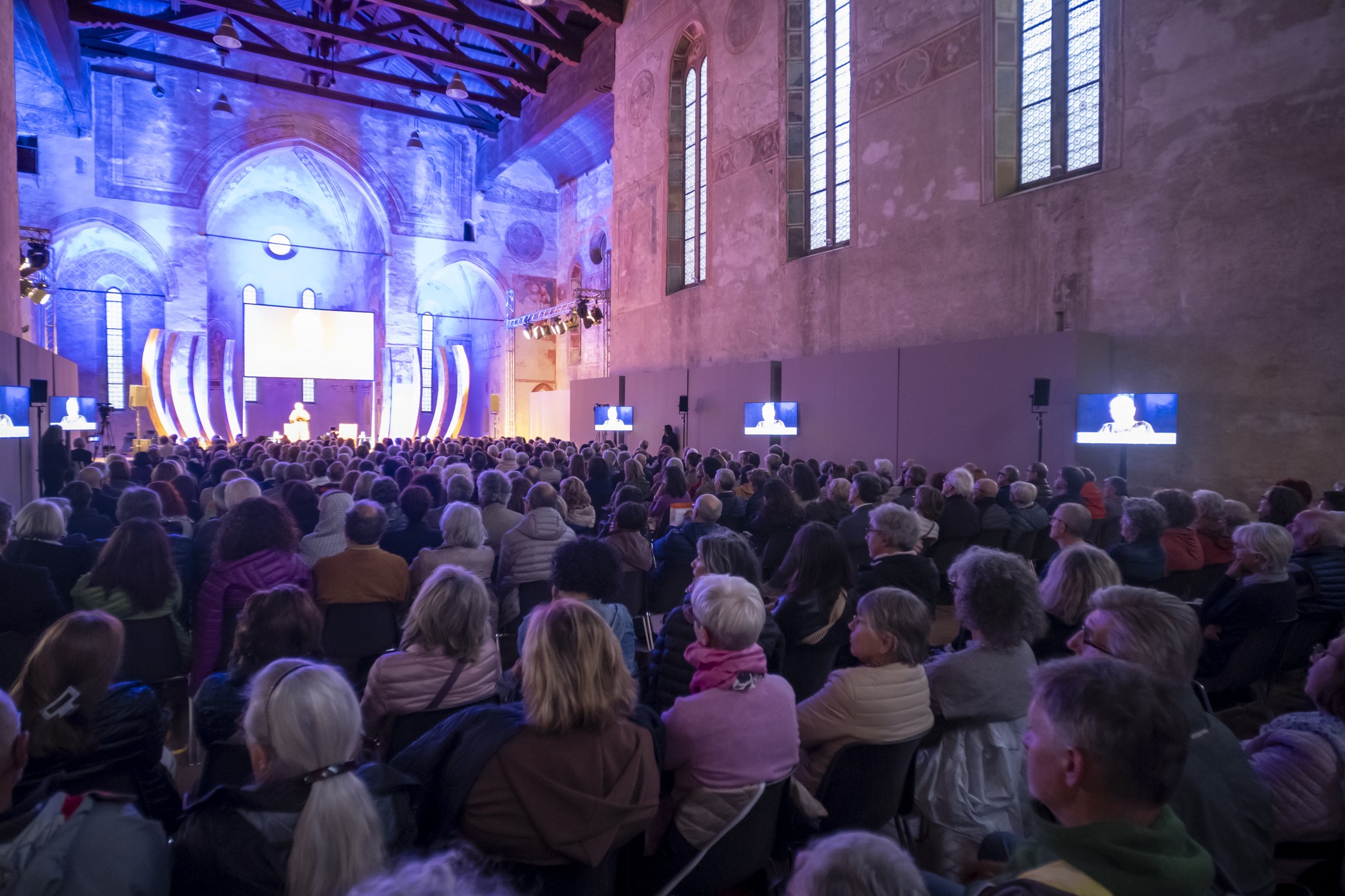 È “respiro” la parola-chiave di vicino/lontano 2026